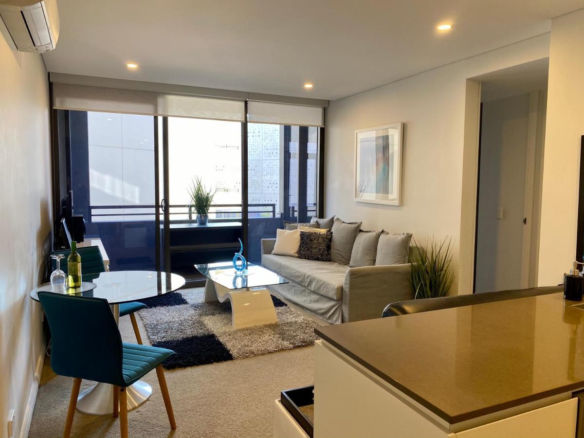 Governor Luxe 1 Bedroom Apartment In The Heart Of Barton Wifi Gym Wine Secure Parking Canberra Kingston Bagian luar foto