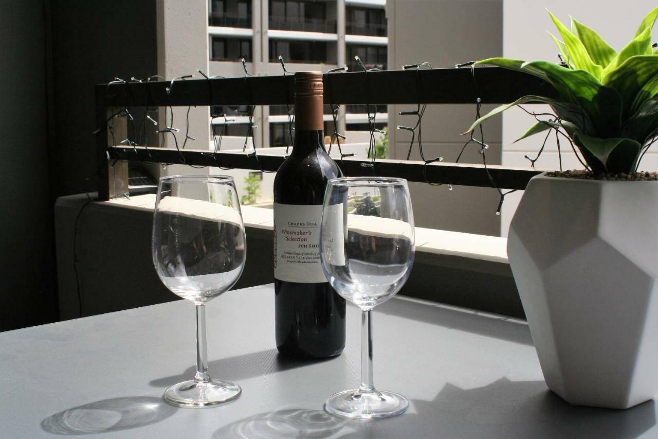 Governor Luxe 1 Bedroom Apartment In The Heart Of Barton Wifi Gym Wine Secure Parking Canberra Kingston Bagian luar foto