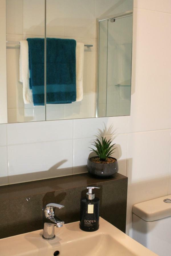 Governor Luxe 1 Bedroom Apartment In The Heart Of Barton Wifi Gym Wine Secure Parking Canberra Kingston Bagian luar foto