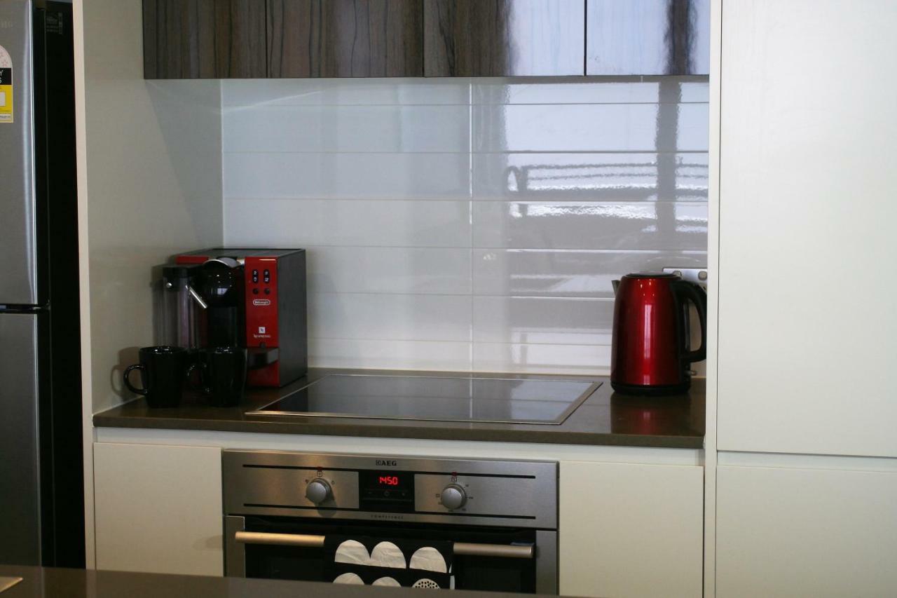 Governor Luxe 1 Bedroom Apartment In The Heart Of Barton Wifi Gym Wine Secure Parking Canberra Kingston Bagian luar foto